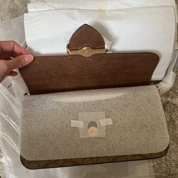 Coach Morgan Shoulder Bag In Colorblock Signature Canvas - Picture 4 of 10